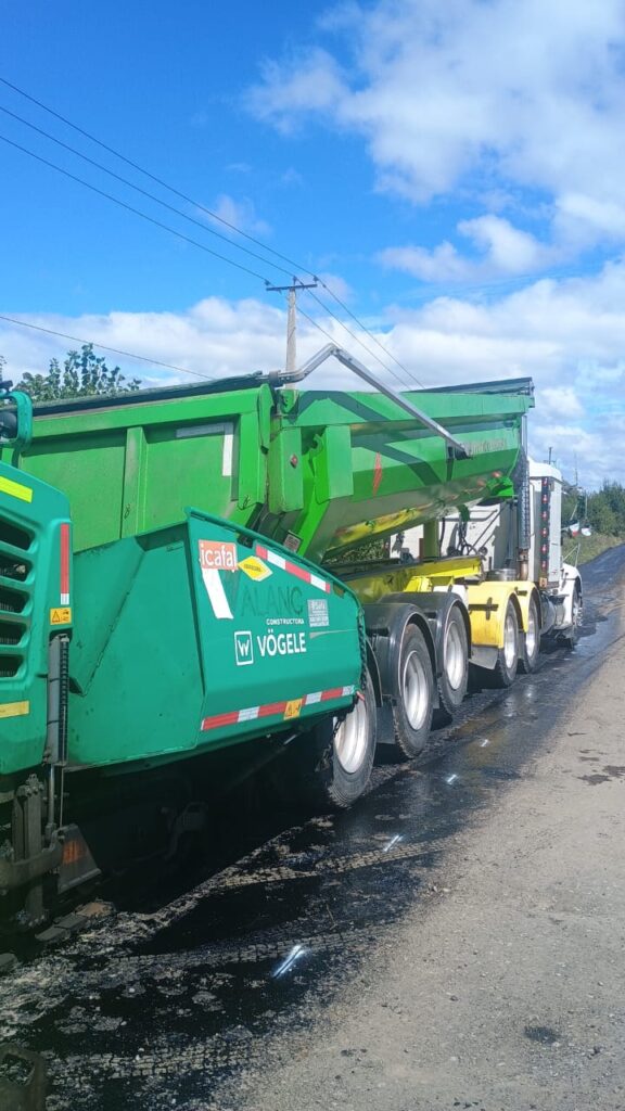 finisher camion tolva